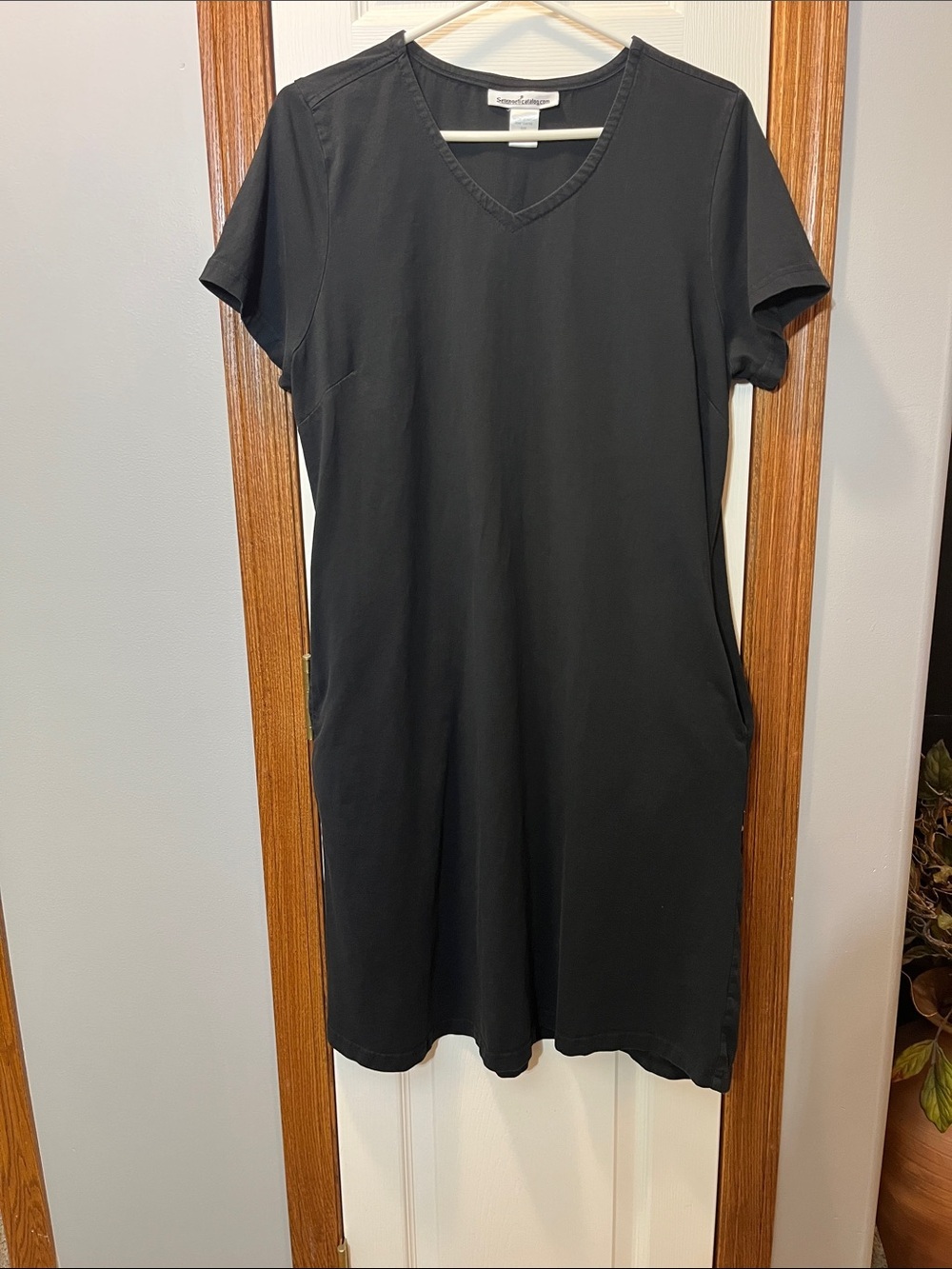 Serengeti Catalog 100% Cotton Black V-Neck Tee Dress w/ Pockets - Women’s Large